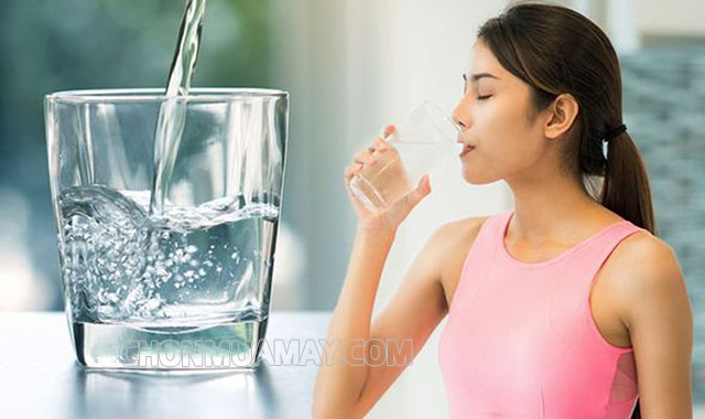 Trung bình,nên uống bao nhiêu lít nước mỗi ngày