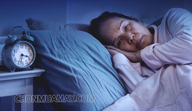 Người cao tuổi thường rất dễ bị mất ngủ 
